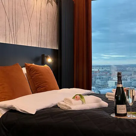 Urban Global Skyline, 21st Floor No 19, Free Garage, Self Check-in, No Deposit * Katowice