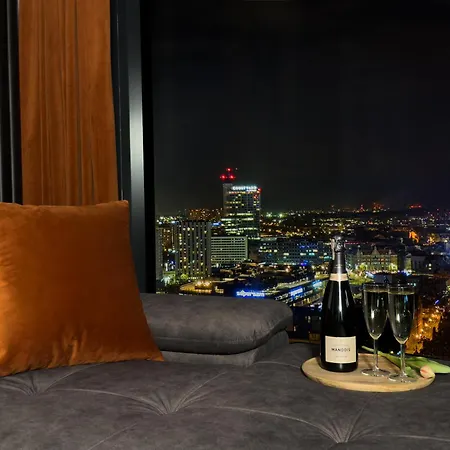 Apartament Urban Global Skyline, 21st Floor No 19, Free Garage, Self Check-in, No Deposit Katowice