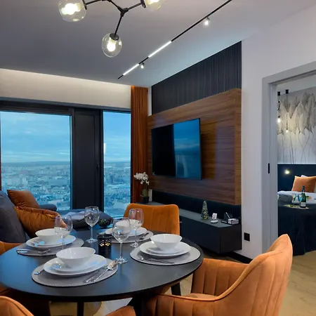 Urban Global Skyline - 21st Floor No 19 - Air Condition - Free Garage Apartament