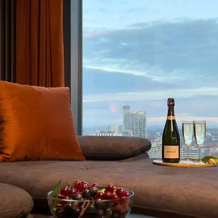 Apartament Urban Global Skyline, 21st Floor No 19, Free Garage, Self Check-in, No Deposit Katowice