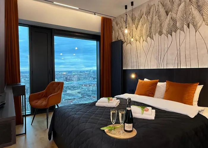 Urban Global Skyline, 21st Floor No 19, Free Garage, Self Check-in, No Deposit * Катовице