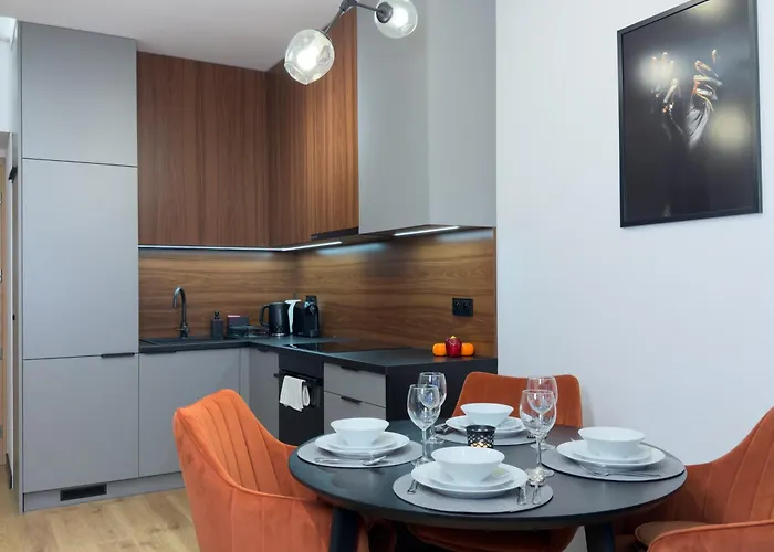 Urban Global Skyline, 21st Floor No 19, Free Garage, Self Check-in, No Deposit