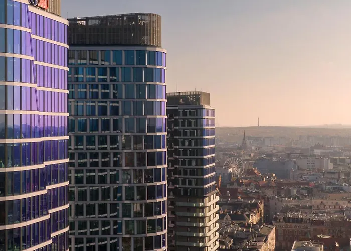 Urban Global Skyline, 21st Floor No 19, Free Garage, Self Check-in, No Deposit Апартаменты Катовице